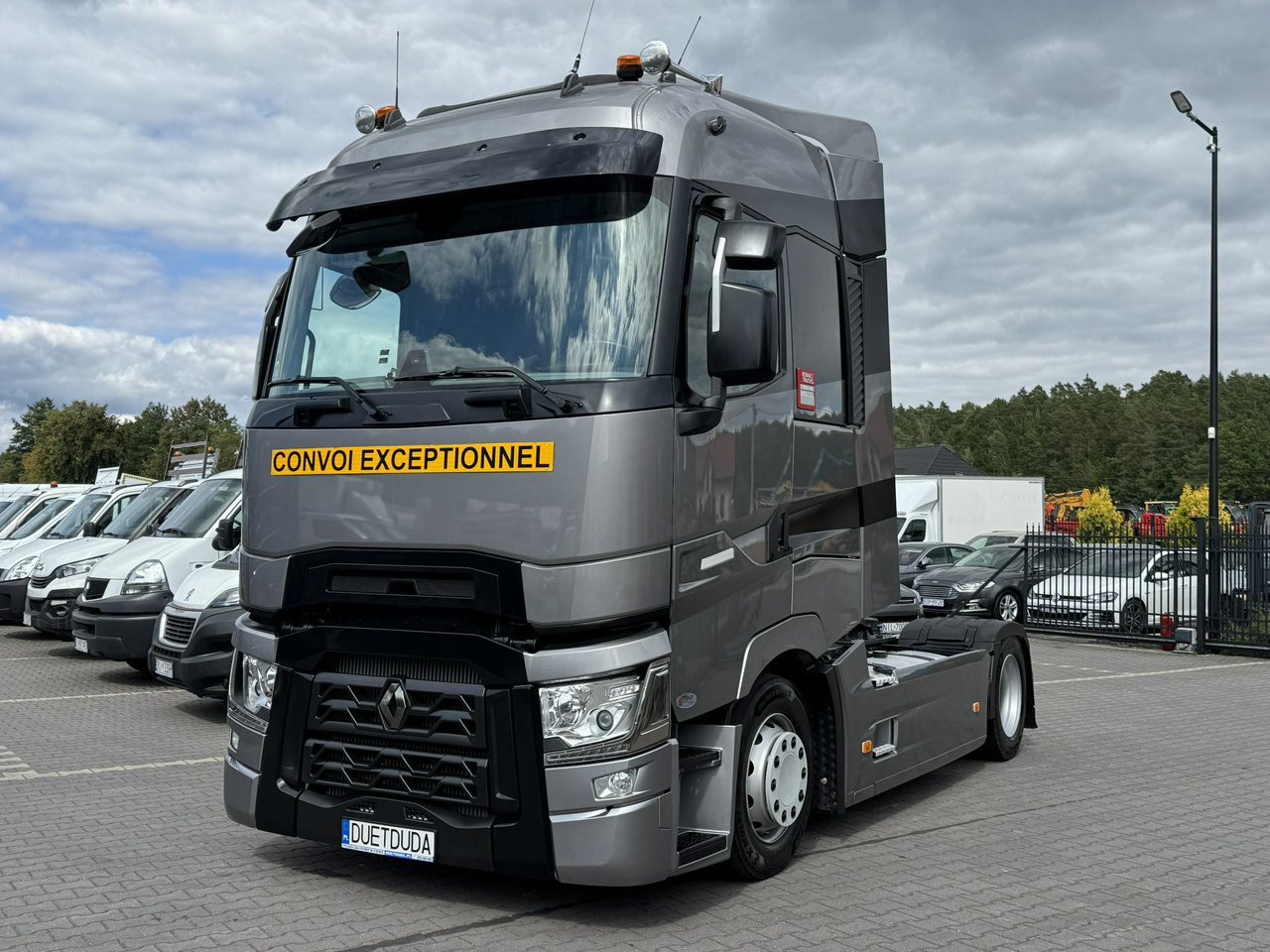 Renault Gama T 520 HIGH CAB Silnik 13litrów Euro 6 Low deck - יחידת טרקטור: תמונה 2 Renault Gama T 520 HIGH CAB Silnik 13litrów Euro 6 Low deck - יחידת טרקטור: תמונה 2
