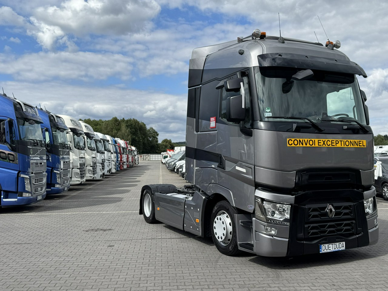 Renault Gama T 520 HIGH CAB Silnik 13litrów Euro 6 Low deck - יחידת טרקטור: תמונה 1 Renault Gama T 520 HIGH CAB Silnik 13litrów Euro 6 Low deck - יחידת טרקטור: תמונה 1