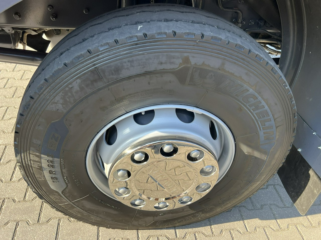 Renault Kerax 26.390 6x4 Mocny HDS FASSI F170 Sterowanie Radiowe - מזהיר, משאית מנוף: תמונה 4 Renault Kerax 26.390 6x4 Mocny HDS FASSI F170 Sterowanie Radiowe - מזהיר, משאית מנוף: תמונה 4