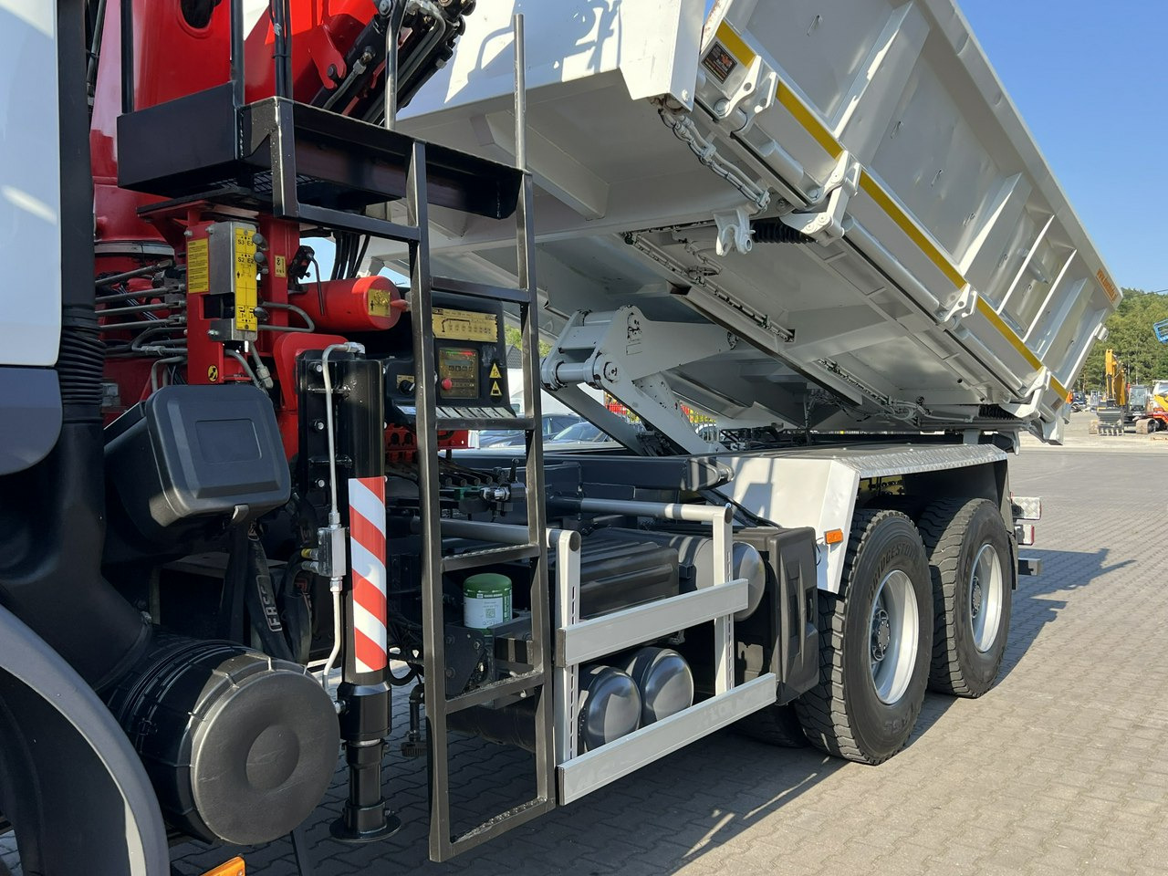Renault Kerax 26.390 6x4 Mocny HDS FASSI F170 Sterowanie Radiowe - מזהיר, משאית מנוף: תמונה 5 Renault Kerax 26.390 6x4 Mocny HDS FASSI F170 Sterowanie Radiowe - מזהיר, משאית מנוף: תמונה 5