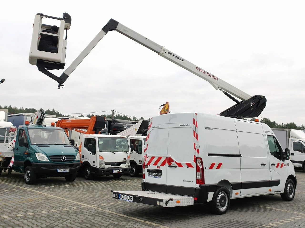Renault Master - פלטפורמה אווירית מותקנת על משאית: תמונה 5 Renault Master - פלטפורמה אווירית מותקנת על משאית: תמונה 5