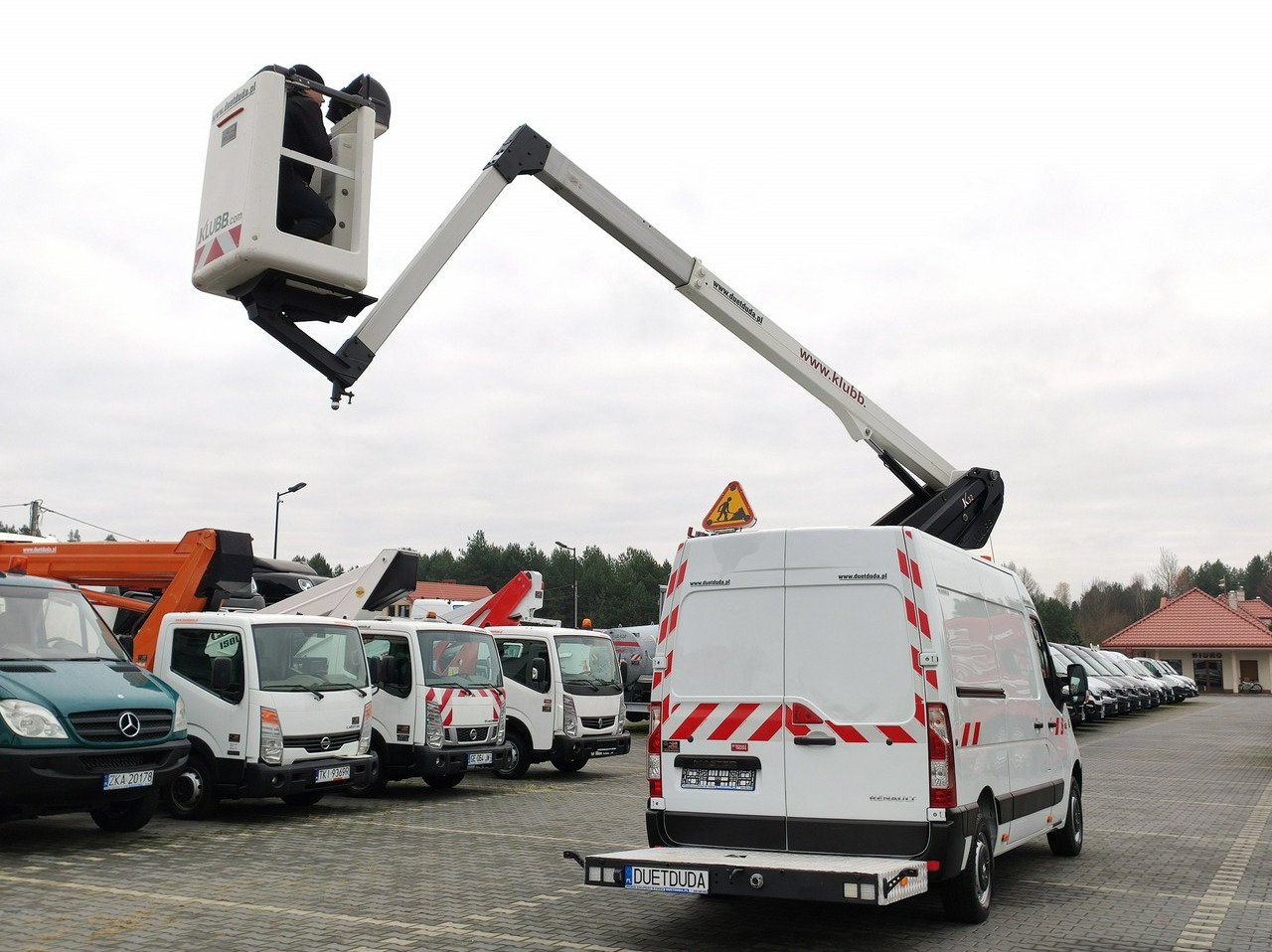 Renault Master - פלטפורמה אווירית מותקנת על משאית: תמונה 4 Renault Master - פלטפורמה אווירית מותקנת על משאית: תמונה 4
