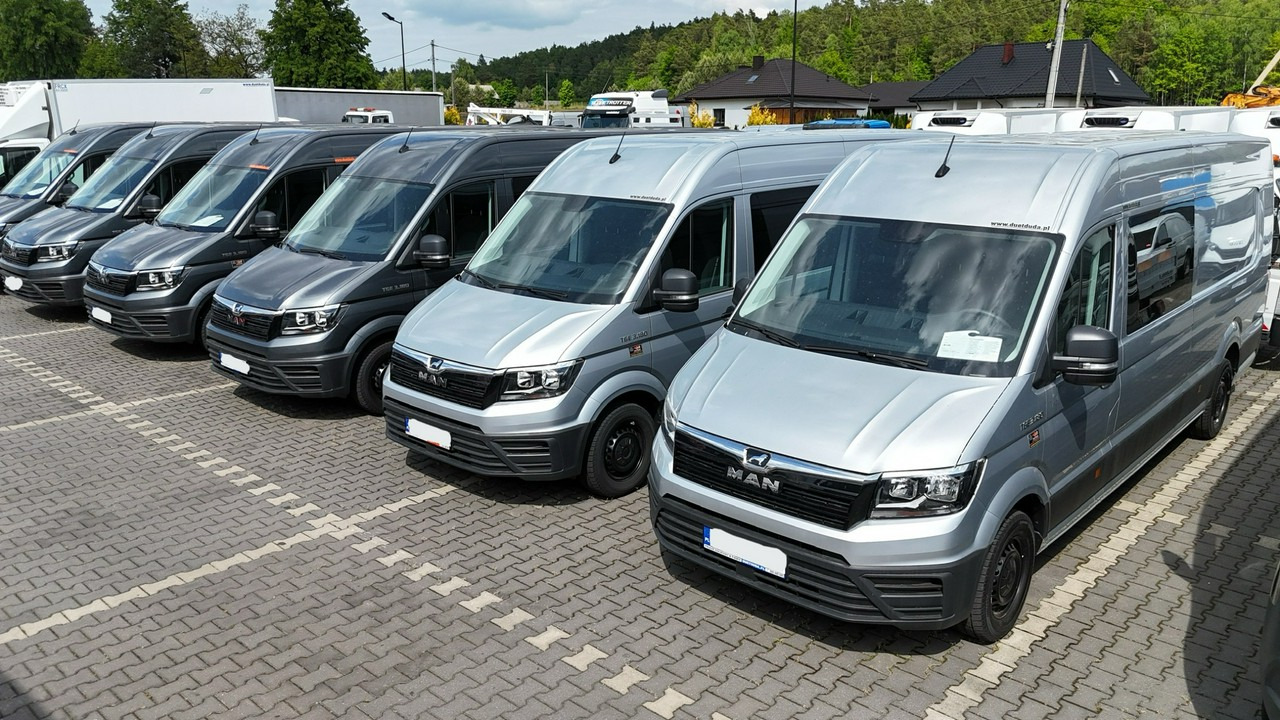 Volkswagen Crafter - כלי רכב מסחרי עם לוח: תמונה 1 Volkswagen Crafter - כלי רכב מסחרי עם לוח: תמונה 1
