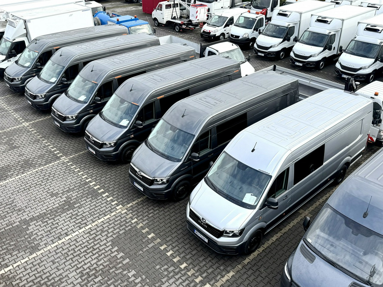 Volkswagen Crafter - כלי רכב מסחרי עם לוח: תמונה 3 Volkswagen Crafter - כלי רכב מסחרי עם לוח: תמונה 3