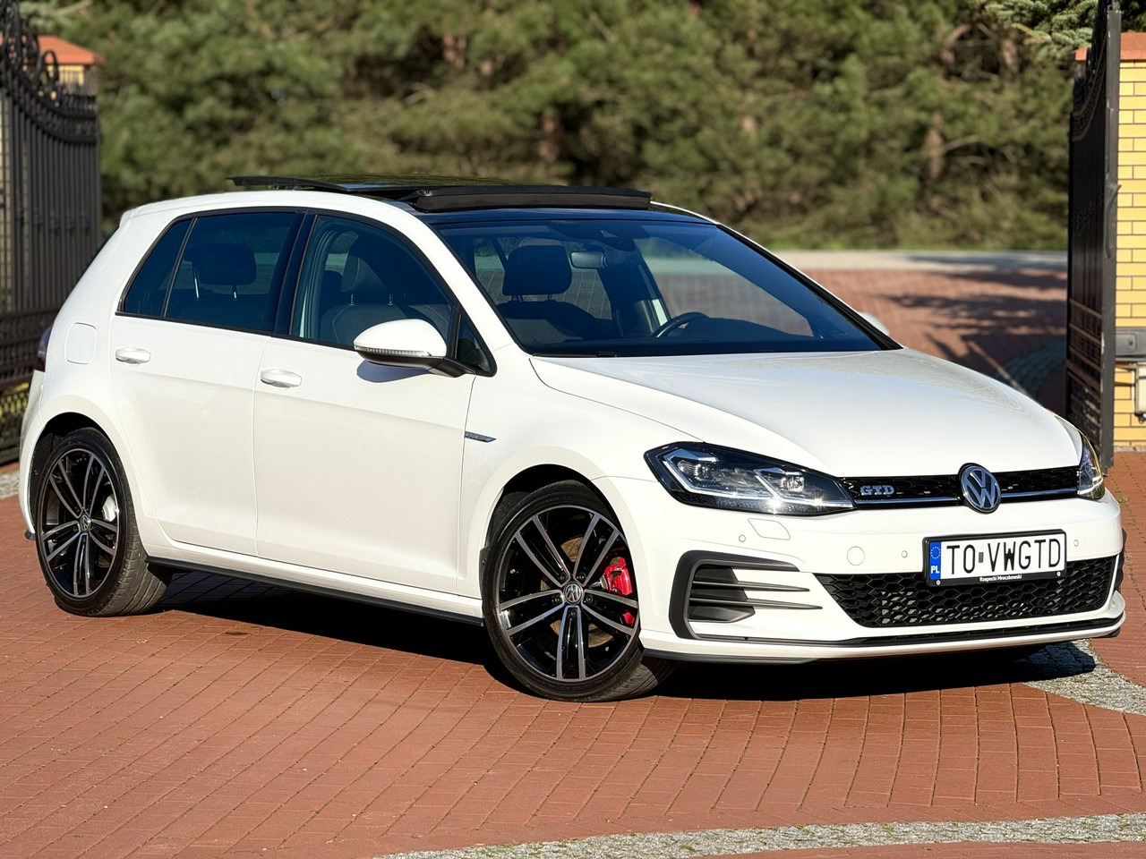 Volkswagen Golf - האצ'בק: תמונה 1 Volkswagen Golf - האצ'בק: תמונה 1
