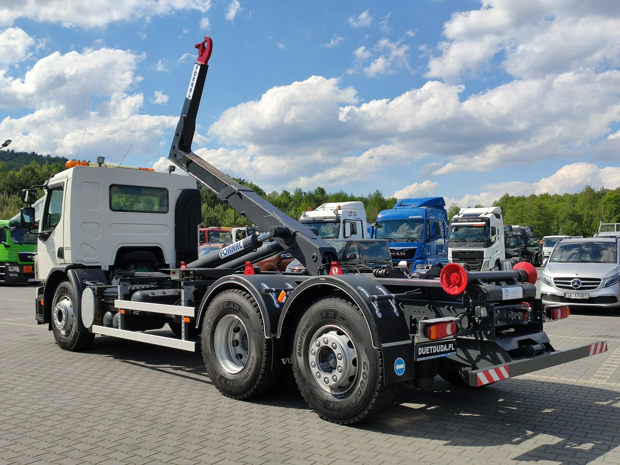 משאית הרמת וו Volvo FE 26.300 Hakowiec Napęd 6x2 Oś Skrętna: תמונה 13