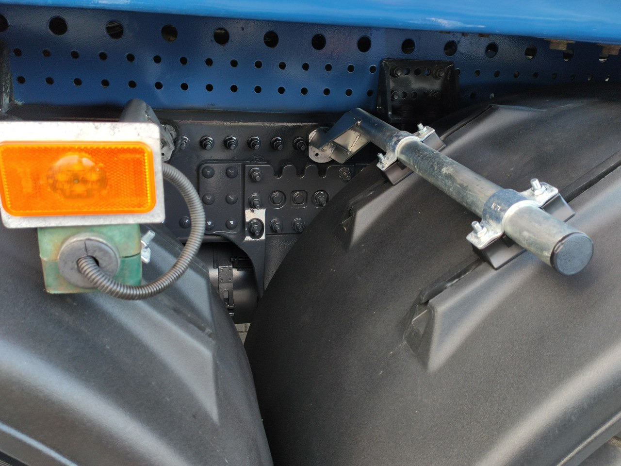 משאית דילוג העמסה Volvo FM 410 E5 Bramowiec Hakowiec 6x2 Oś Skrętna / Podnoszona Automat: תמונה 20 משאית דילוג העמסה Volvo FM 410 E5 Bramowiec Hakowiec 6x2 Oś Skrętna / Podnoszona Automat: תמונה 20