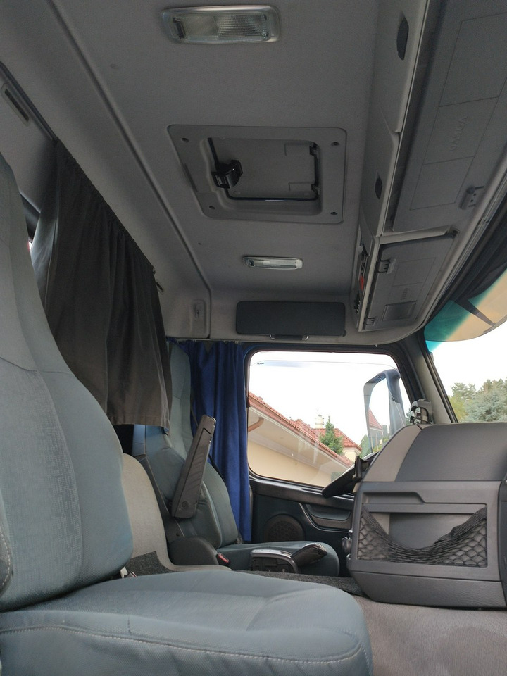 משאית דילוג העמסה Volvo FM 410 E5 Bramowiec Hakowiec 6x2 Oś Skrętna / Podnoszona Automat: תמונה 26 משאית דילוג העמסה Volvo FM 410 E5 Bramowiec Hakowiec 6x2 Oś Skrętna / Podnoszona Automat: תמונה 26