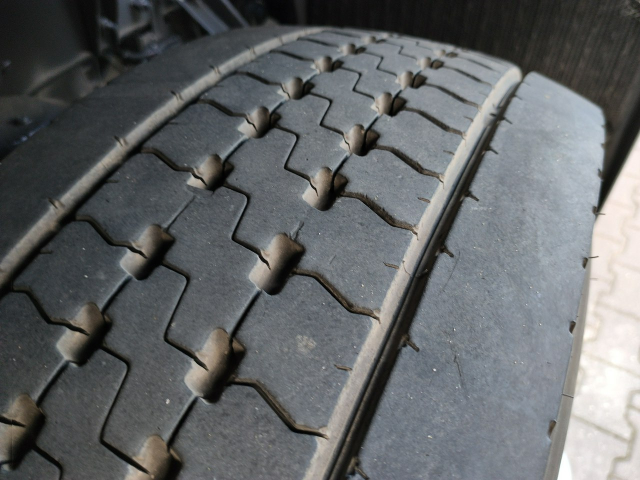 משאית דילוג העמסה Volvo FM 410 E5 Bramowiec Hakowiec 6x2 Oś Skrętna / Podnoszona Automat: תמונה 21 משאית דילוג העמסה Volvo FM 410 E5 Bramowiec Hakowiec 6x2 Oś Skrętna / Podnoszona Automat: תמונה 21