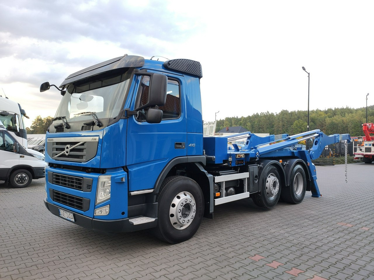 משאית דילוג העמסה Volvo FM 410 E5 Bramowiec Hakowiec 6x2 Oś Skrętna / Podnoszona Automat: תמונה 8 משאית דילוג העמסה Volvo FM 410 E5 Bramowiec Hakowiec 6x2 Oś Skrętna / Podnoszona Automat: תמונה 8