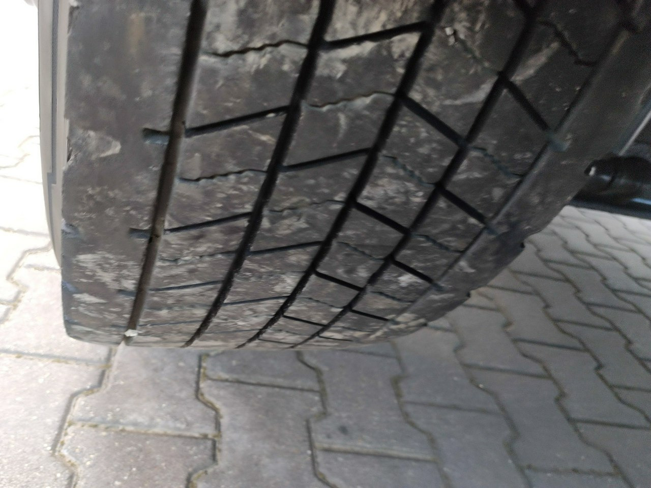 משאית דילוג העמסה Volvo FM 410 E5 Bramowiec Hakowiec 6x2 Oś Skrętna / Podnoszona Automat: תמונה 30 משאית דילוג העמסה Volvo FM 410 E5 Bramowiec Hakowiec 6x2 Oś Skrętna / Podnoszona Automat: תמונה 30