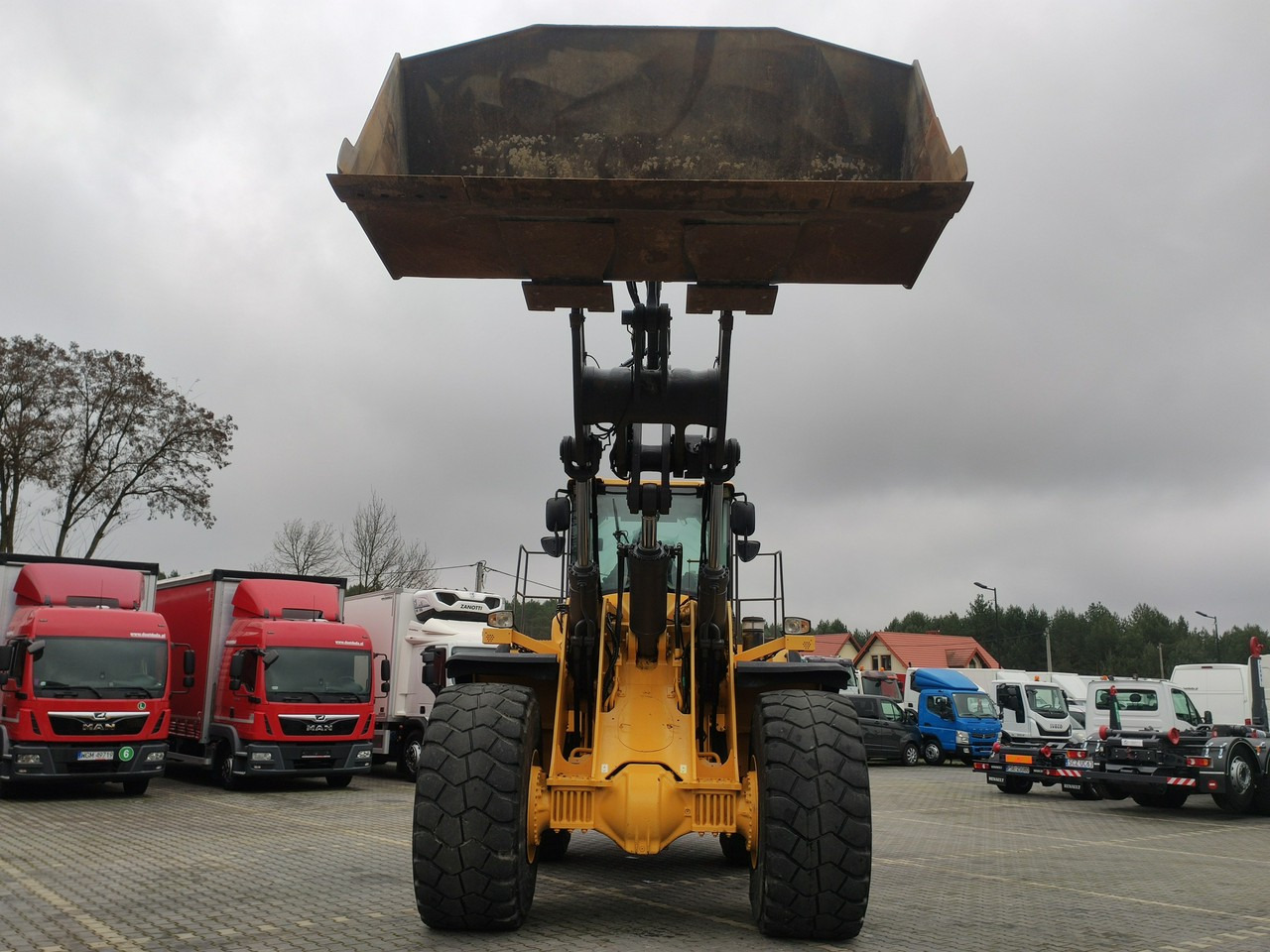 Volvo L 220G - מעמיס גלגלים: תמונה 4 Volvo L 220G - מעמיס גלגלים: תמונה 4