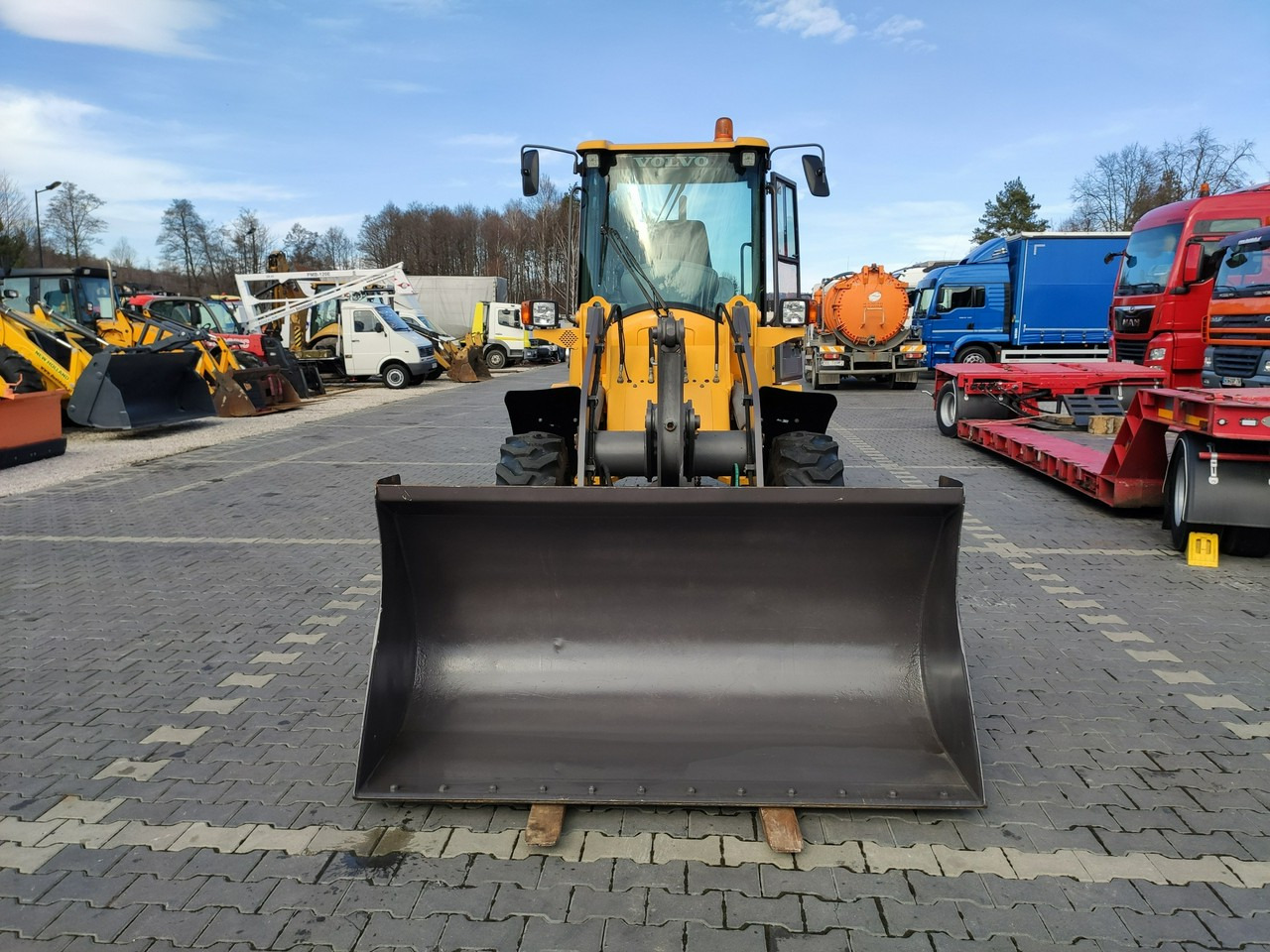 Volvo L30B Pro Unikat Stan Tylko 5380 mth - מעמיס גלגלים: תמונה 4 Volvo L30B Pro Unikat Stan Tylko 5380 mth - מעמיס גלגלים: תמונה 4