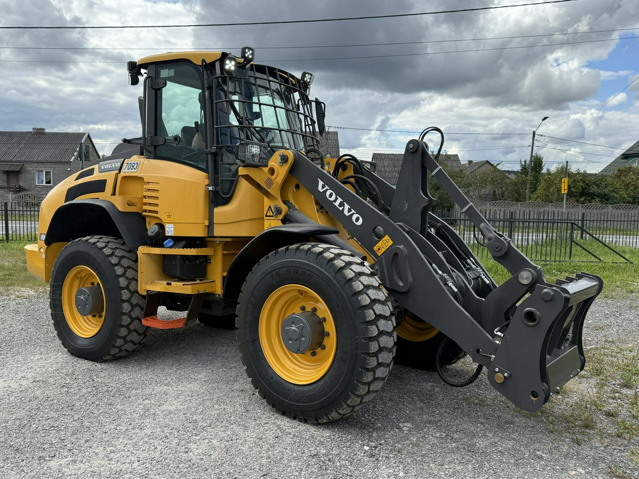 Volvo Waga -10ton WHEEL LOADER L45H Maszyna w Bardzo Dobrym Stanie - מעמיס גלגלים: תמונה 1 Volvo Waga -10ton WHEEL LOADER L45H Maszyna w Bardzo Dobrym Stanie - מעמיס גלגלים: תמונה 1