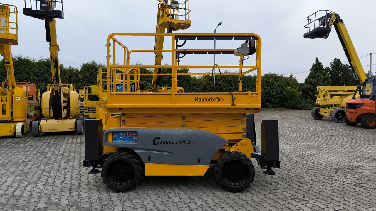 HAULOTTE Compact 12 DX - מעלית מספריים: תמונה 2 HAULOTTE Compact 12 DX - מעלית מספריים: תמונה 2