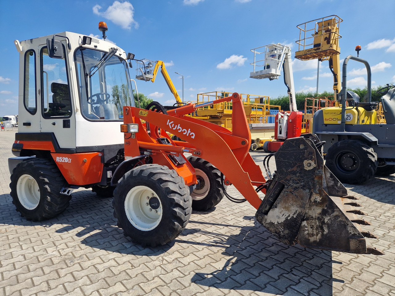 KUBOTA R520N - מעמיס גלגלים: תמונה 4 KUBOTA R520N - מעמיס גלגלים: תמונה 4