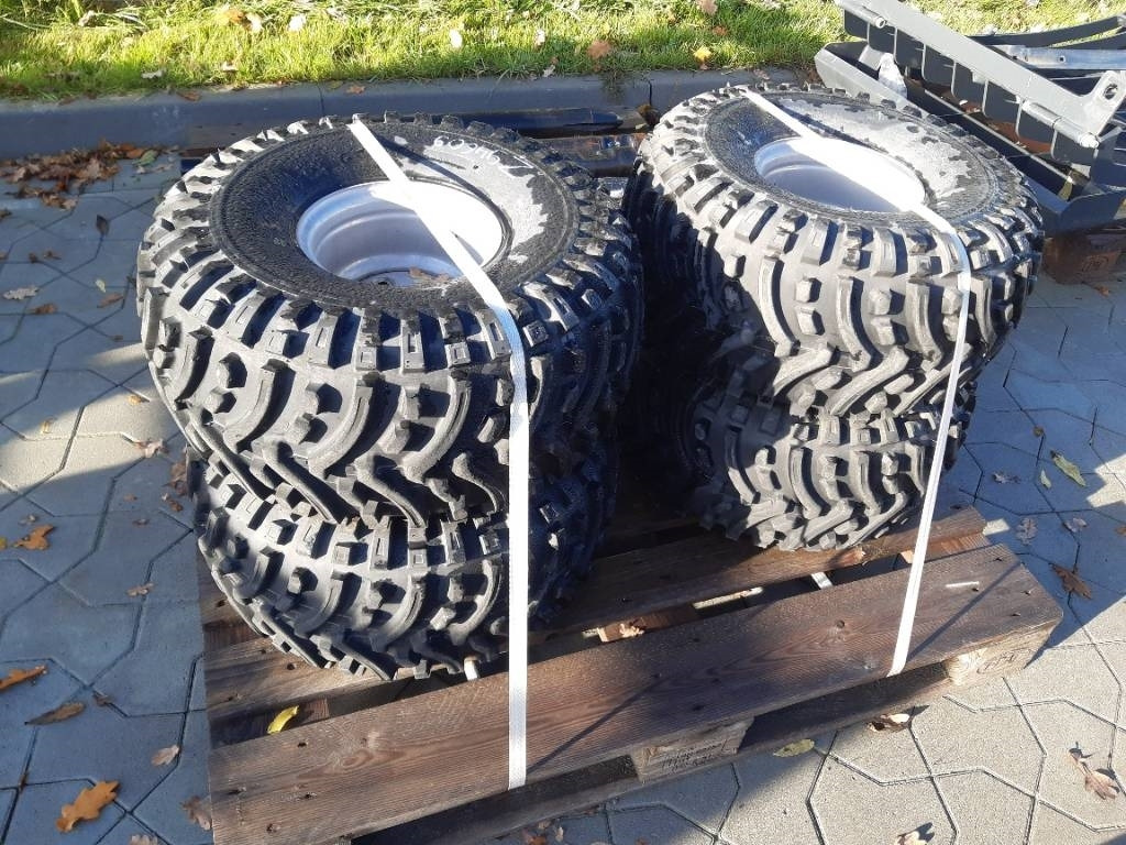 GiANT Reifensatz SK201D 22x11-8 - צמיג עבור מכונת בנייה: תמונה 2 GiANT Reifensatz SK201D 22x11-8 - צמיג עבור מכונת בנייה: תמונה 2