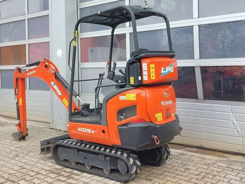 Kubota KX019-4 LPG  - מיני מחפר: תמונה 3 Kubota KX019-4 LPG  - מיני מחפר: תמונה 3