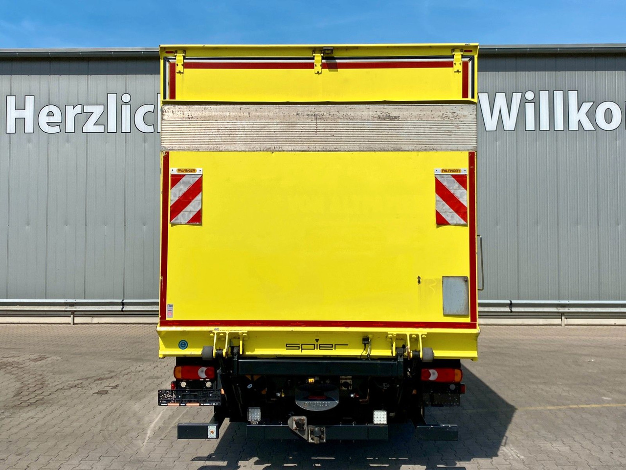 Iveco 160-250 Eurocargo | LBW 2,00to.*3x Sitze*Navi*AC - משאית תיבה: תמונה 4 Iveco 160-250 Eurocargo | LBW 2,00to.*3x Sitze*Navi*AC - משאית תיבה: תמונה 4