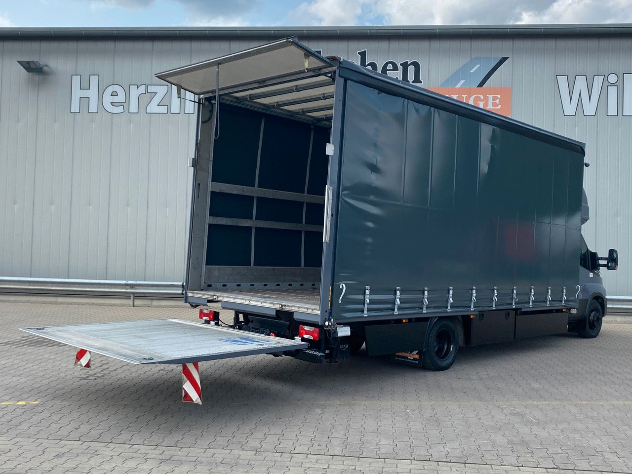 Iveco Daily Hi-Matic 70 C 21 Topsleeper | LBW 1,00to. - כלי רכב מסחרי עם וילונות צד: תמונה 5 Iveco Daily Hi-Matic 70 C 21 Topsleeper | LBW 1,00to. - כלי רכב מסחרי עם וילונות צד: תמונה 5