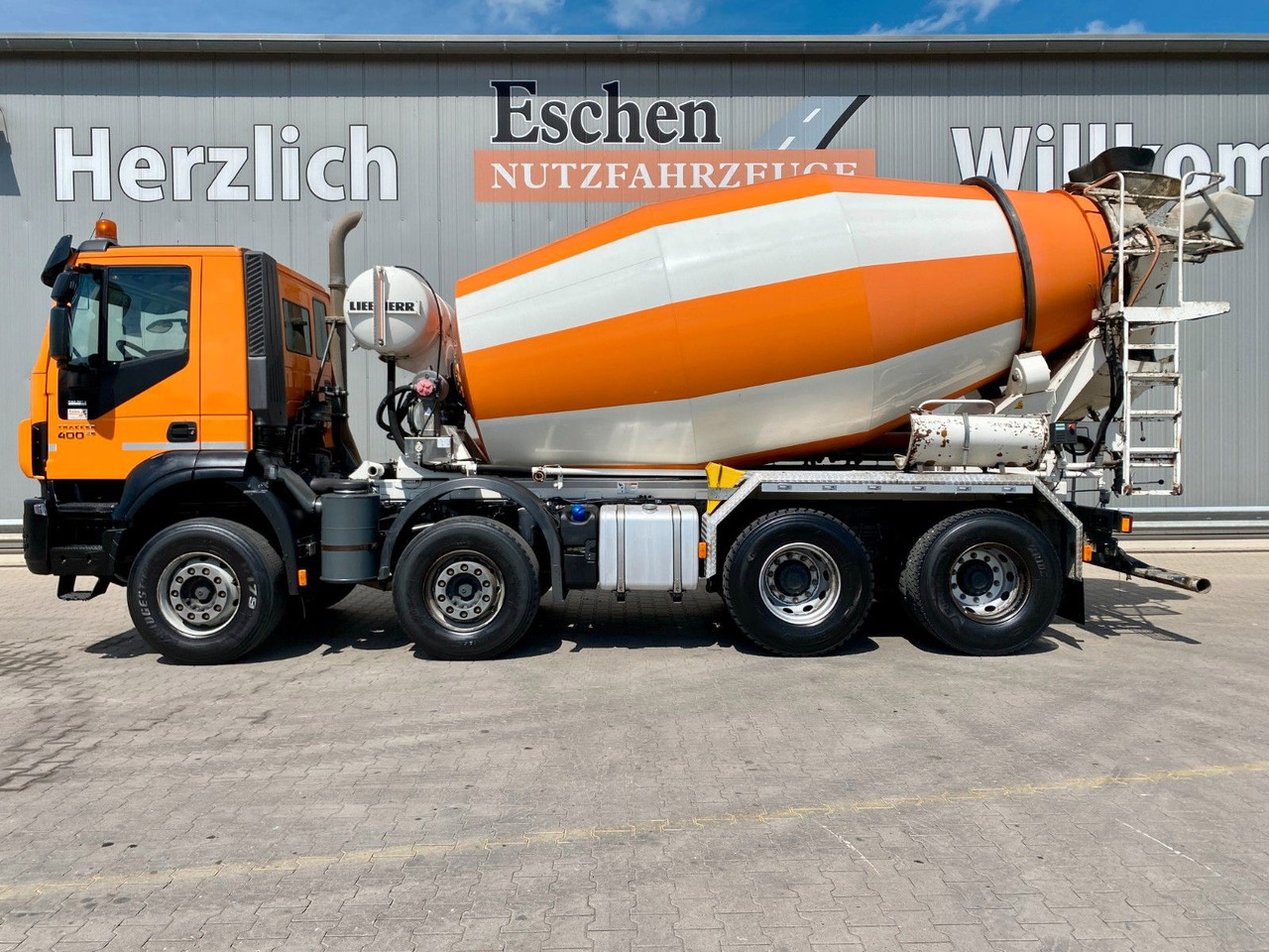 Iveco Trakker AD 340 TB 400/8x4 | 9m³ Liebherr*Navi*AC - משאית מערבלת בטון: תמונה 2 Iveco Trakker AD 340 TB 400/8x4 | 9m³ Liebherr*Navi*AC - משאית מערבלת בטון: תמונה 2