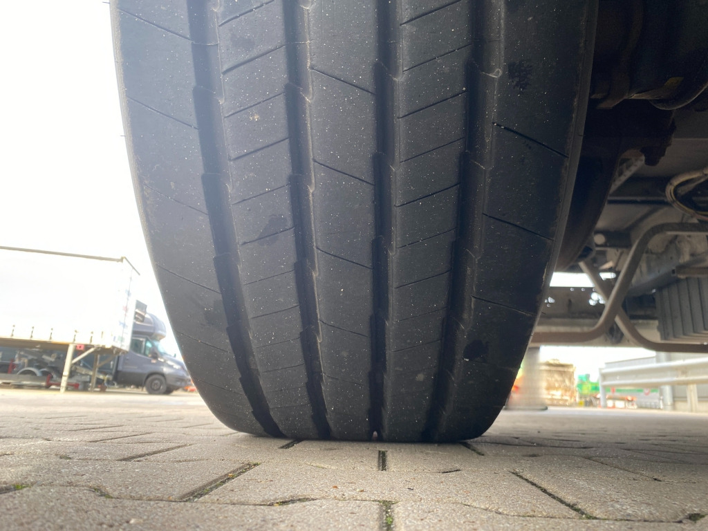 סמיטריילר עם וילונות צד Krone SD: תמונה 13