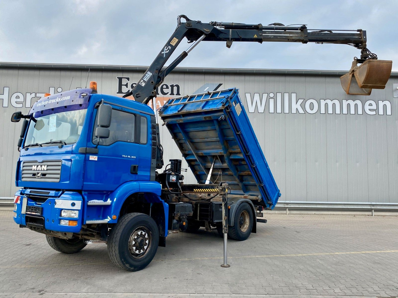 MAN TGA 18.360 4x4H BL*HIAB 122 BS-2*Dautel 3-Seiten - מזהיר, משאית מנוף: תמונה 2 MAN TGA 18.360 4x4H BL*HIAB 122 BS-2*Dautel 3-Seiten - מזהיר, משאית מנוף: תמונה 2