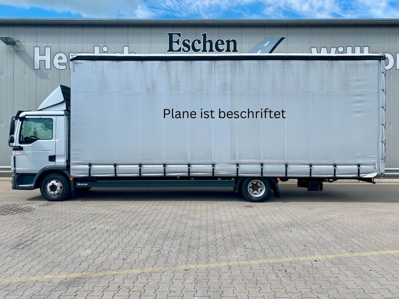 MAN TGL 8.220 I Pritsche Plane*Klima*2Tank*Automatik - משאית וילונות צד: תמונה 2 MAN TGL 8.220 I Pritsche Plane*Klima*2Tank*Automatik - משאית וילונות צד: תמונה 2