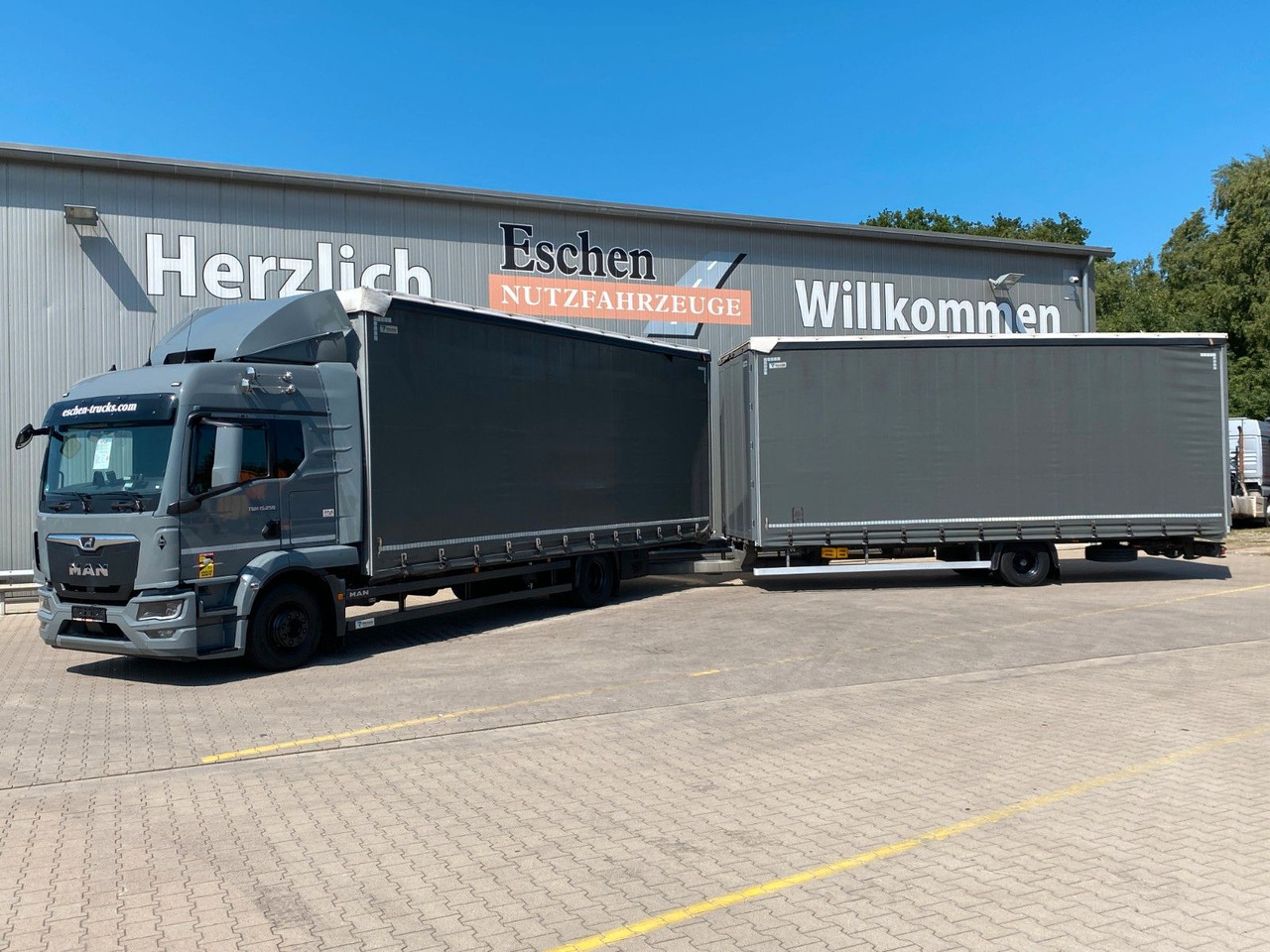 MAN TGM 15.250 + Redos Anhänger GESAMTZUG|Durchlader - משאית וילונות צד: תמונה 1 MAN TGM 15.250 + Redos Anhänger GESAMTZUG|Durchlader - משאית וילונות צד: תמונה 1