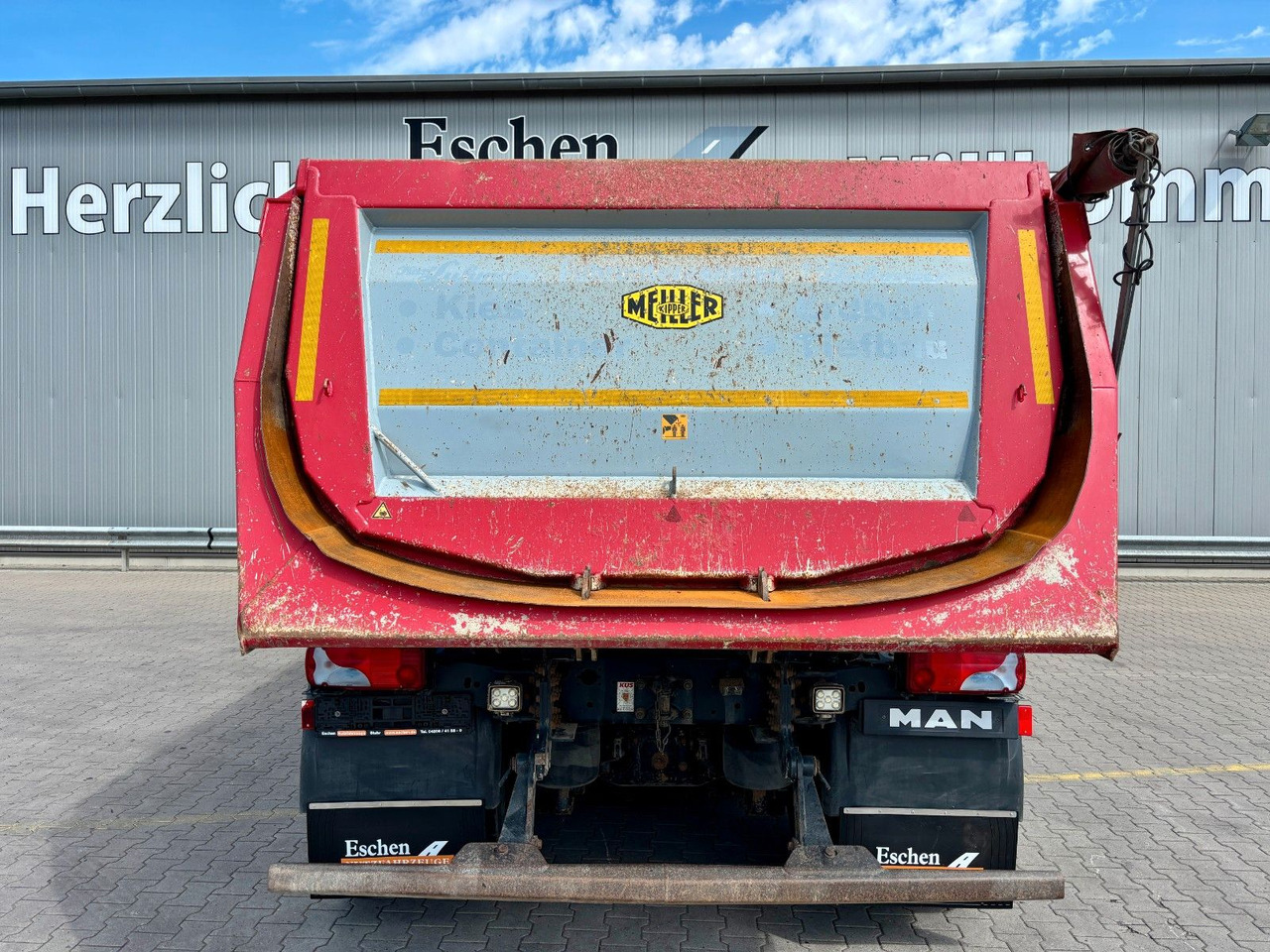 MAN TGS 35.420 8x4 BL | MEILLER*Rollplane*Navi*Klima - משאית דילוג העמסה: תמונה 5 MAN TGS 35.420 8x4 BL | MEILLER*Rollplane*Navi*Klima - משאית דילוג העמסה: תמונה 5