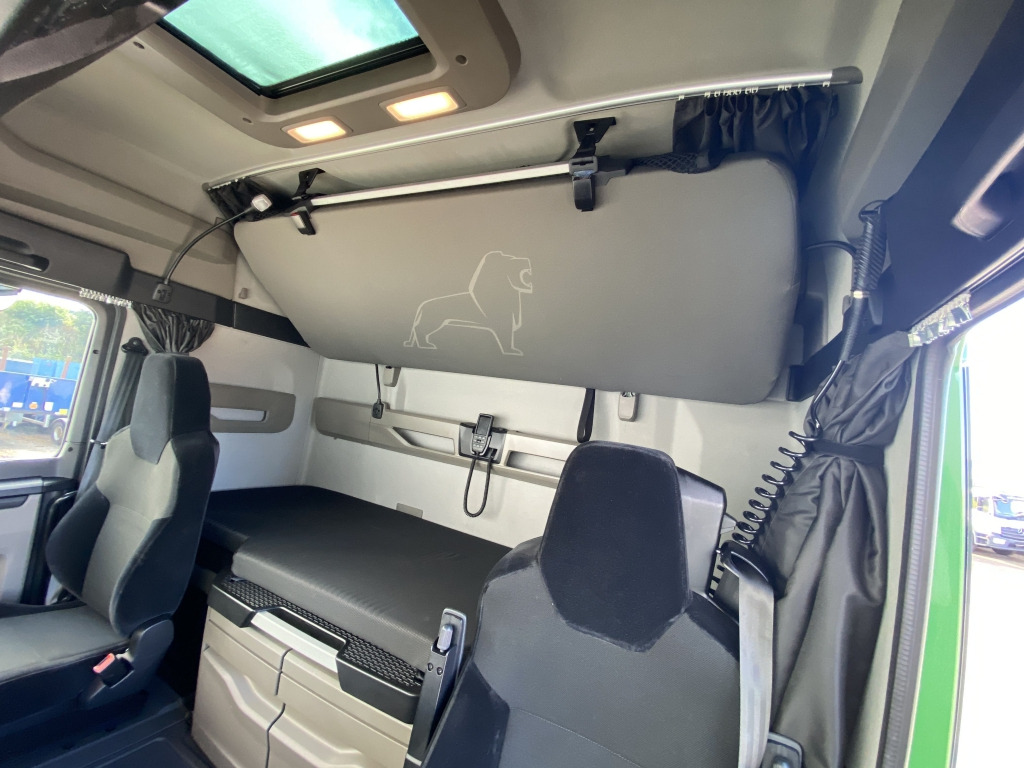 משאית עץ, משאית מנוף MAN TGX 33.580 6x4 BB Kurzholzaufbau / Kran: תמונה 15