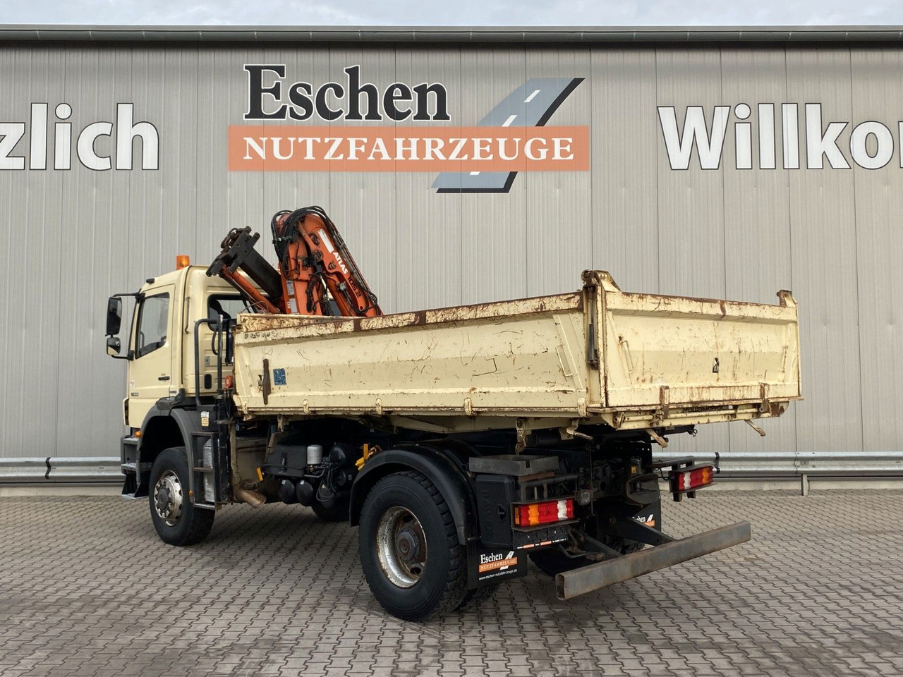 Mercedes-Benz 1833 4x4 Axor | Atlas 105.2-A2*Funk*AHK*3 Sitze - מזהיר, משאית מנוף: תמונה 4 Mercedes-Benz 1833 4x4 Axor | Atlas 105.2-A2*Funk*AHK*3 Sitze - מזהיר, משאית מנוף: תמונה 4