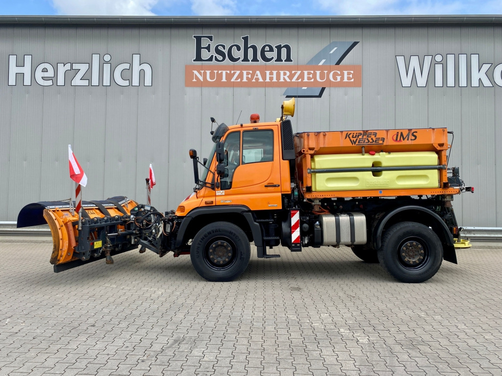 Mercedes-Benz Unimog U 500 4x4 - מפלסת שלג: תמונה 2 Mercedes-Benz Unimog U 500 4x4 - מפלסת שלג: תמונה 2