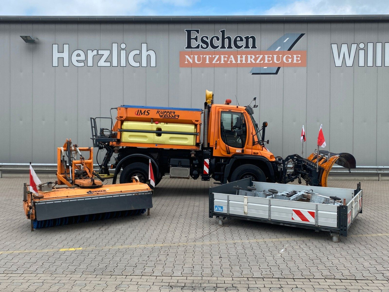 Unimog U 500 4x4 | Winterdienst*+4x Anbauten!Telligent - מפלסת שלג: תמונה 1 Unimog U 500 4x4 | Winterdienst*+4x Anbauten!Telligent - מפלסת שלג: תמונה 1