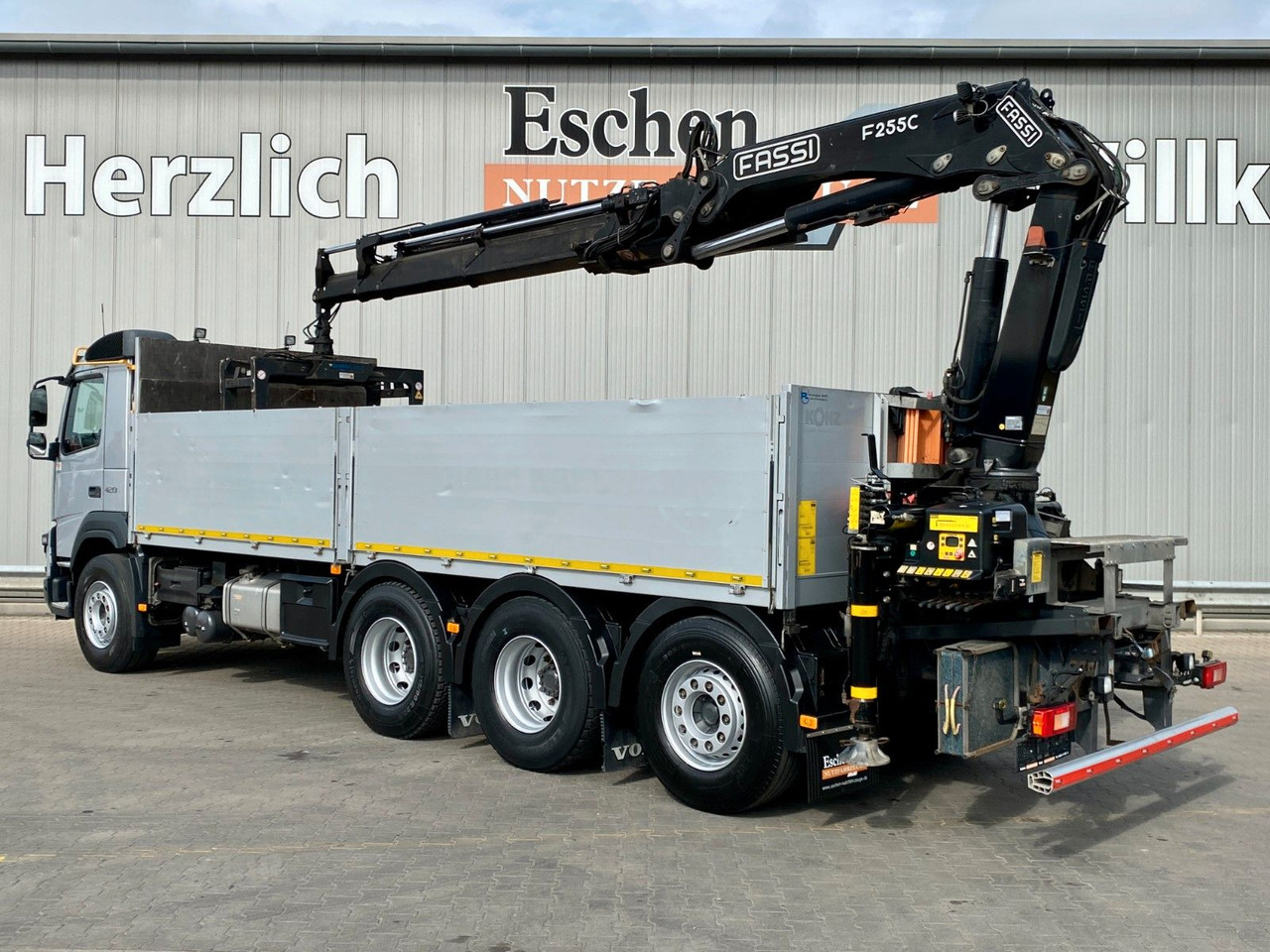 Volvo FMX 420 8x4 | Fassi F255AC2.24XE*FUNK*Fly-Jib*AC - משאית צד נופל/ שטוחה, משאית מנוף: תמונה 4 Volvo FMX 420 8x4 | Fassi F255AC2.24XE*FUNK*Fly-Jib*AC - משאית צד נופל/ שטוחה, משאית מנוף: תמונה 4