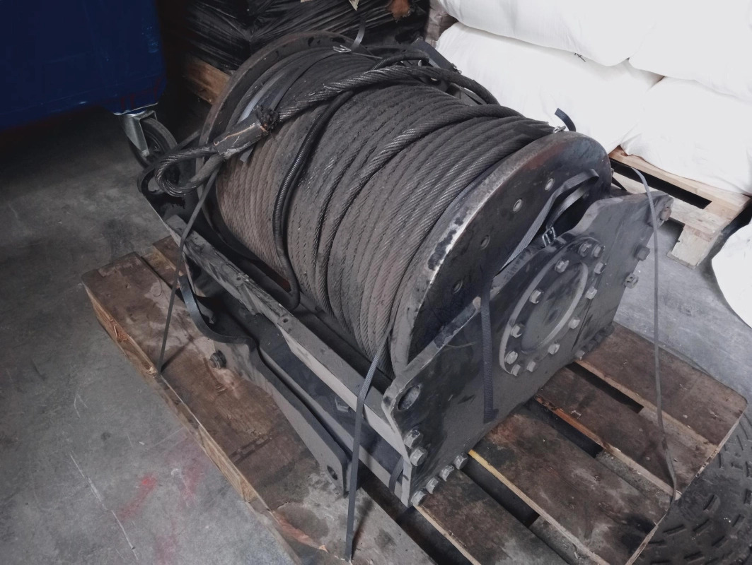 Cabrestante de elevación BREVINI V40/L (VR910) - כננת: תמונה 2 Cabrestante de elevación BREVINI V40/L (VR910) - כננת: תמונה 2