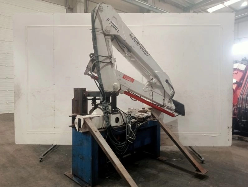 Grúa Bonfiglioli P.7200L - עגורן מעמיס עבור משאית: תמונה 1 Grúa Bonfiglioli P.7200L - עגורן מעמיס עבור משאית: תמונה 1