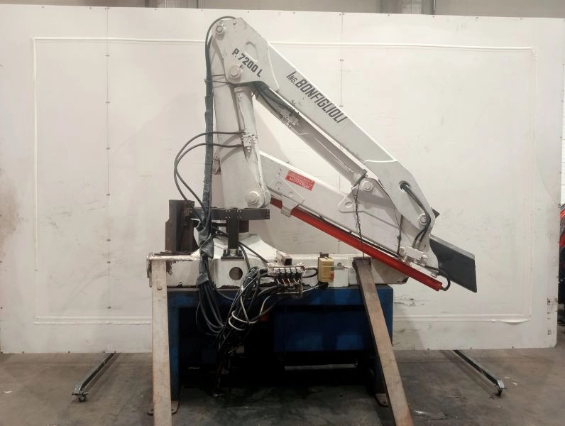 Grúa Bonfiglioli P.7200L - עגורן מעמיס עבור משאית: תמונה 2 Grúa Bonfiglioli P.7200L - עגורן מעמיס עבור משאית: תמונה 2