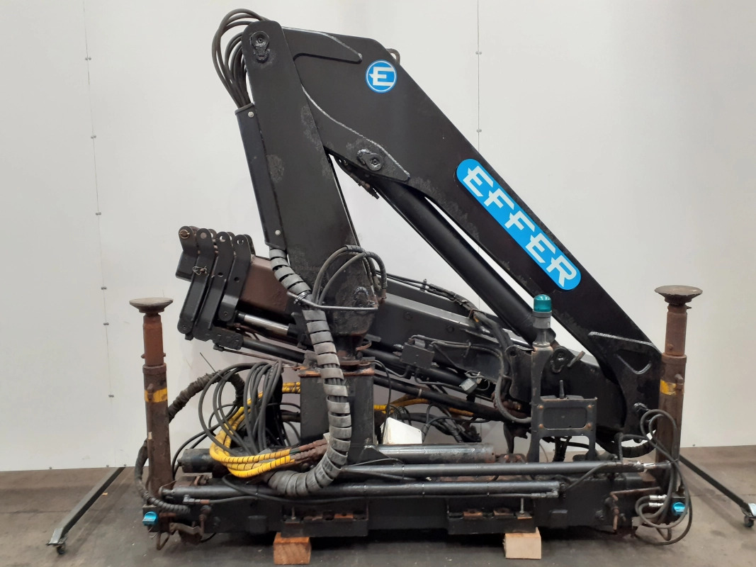 Grúa Effer 100 - 3S - עגורן מעמיס עבור משאית: תמונה 4 Grúa Effer 100 - 3S - עגורן מעמיס עבור משאית: תמונה 4
