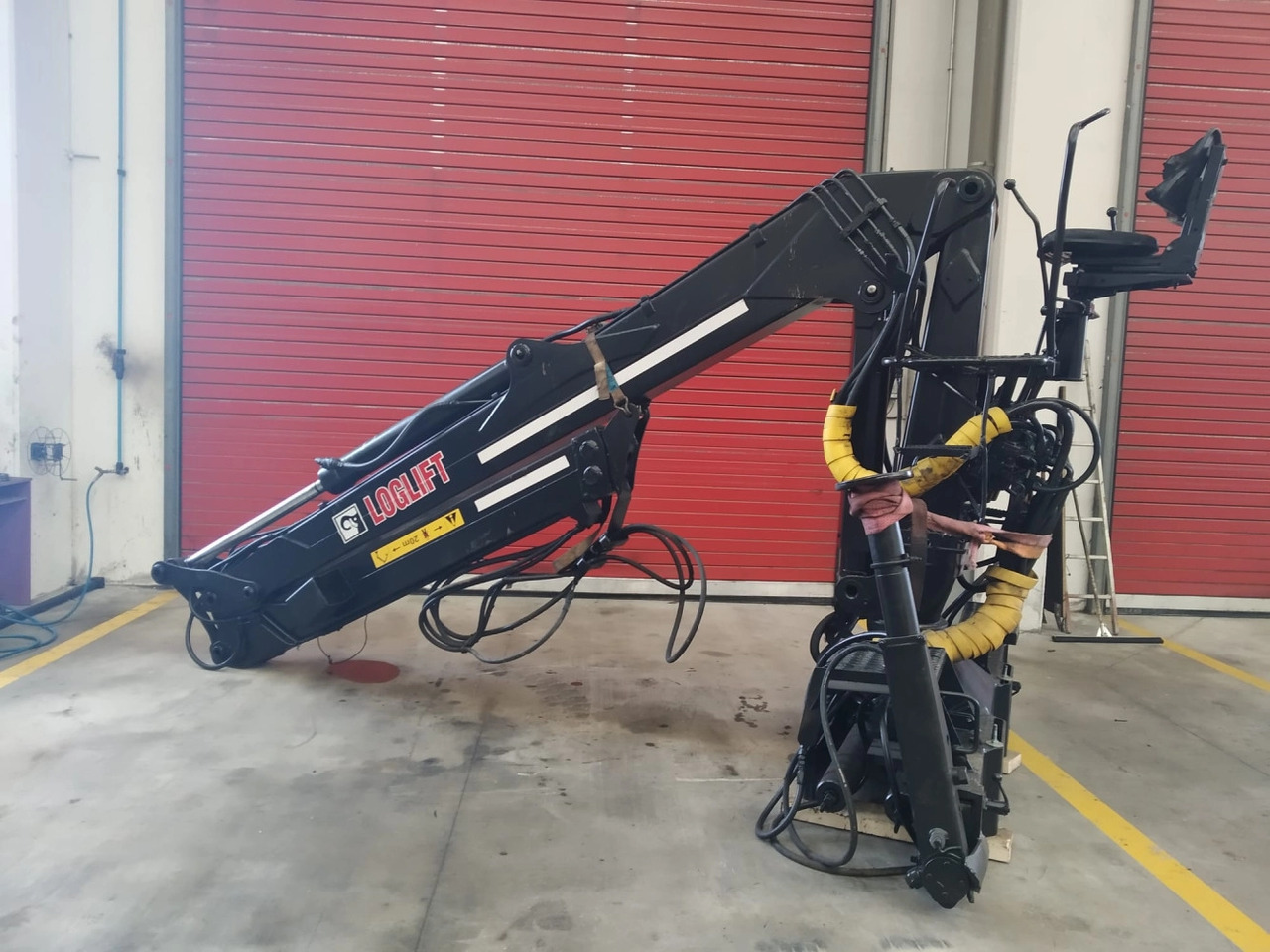 Grúa LOGLIFT 120S79R - עגורן מעמיס עבור משאית: תמונה 1 Grúa LOGLIFT 120S79R - עגורן מעמיס עבור משאית: תמונה 1