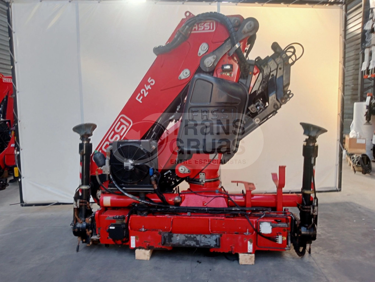 Grúa hidráulica Fassi F245A.2.25 - עגורן מעמיס: תמונה 2 Grúa hidráulica Fassi F245A.2.25 - עגורן מעמיס: תמונה 2