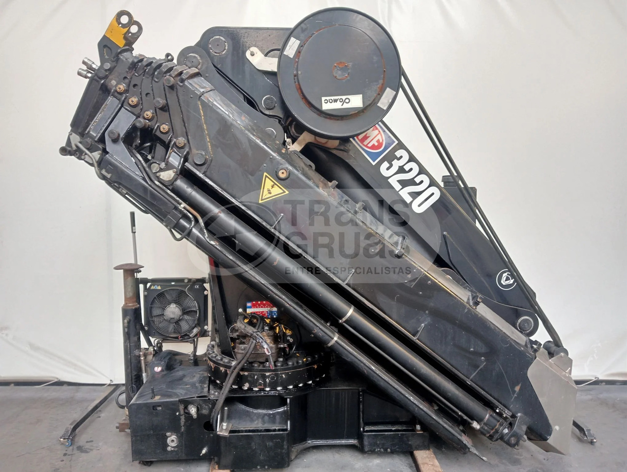 עגורן מעמיס Grúa hidráulica HMF 3220 K6: תמונה 1