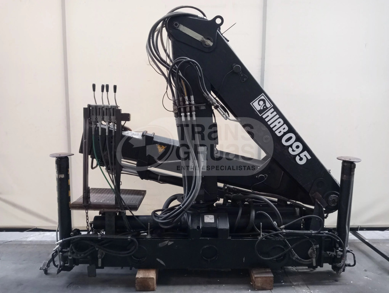 Grúa hidráulica Hiab 095-3 - עגורן מעמיס: תמונה 4 Grúa hidráulica Hiab 095-3 - עגורן מעמיס: תמונה 4