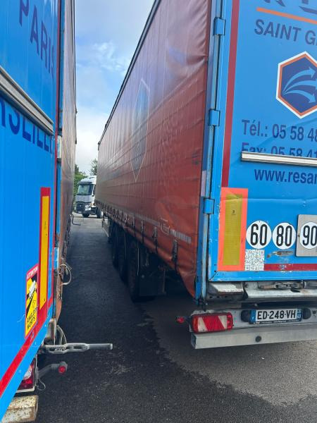 Fliegl - סמיטריילר עם וילונות צד: תמונה 5 Fliegl - סמיטריילר עם וילונות צד: תמונה 5