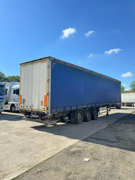 סמיטריילר עם וילונות צד Fruehauf: תמונה 6