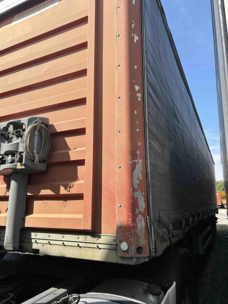 Fruehauf - סמיטריילר עם וילונות צד: תמונה 1 Fruehauf - סמיטריילר עם וילונות צד: תמונה 1
