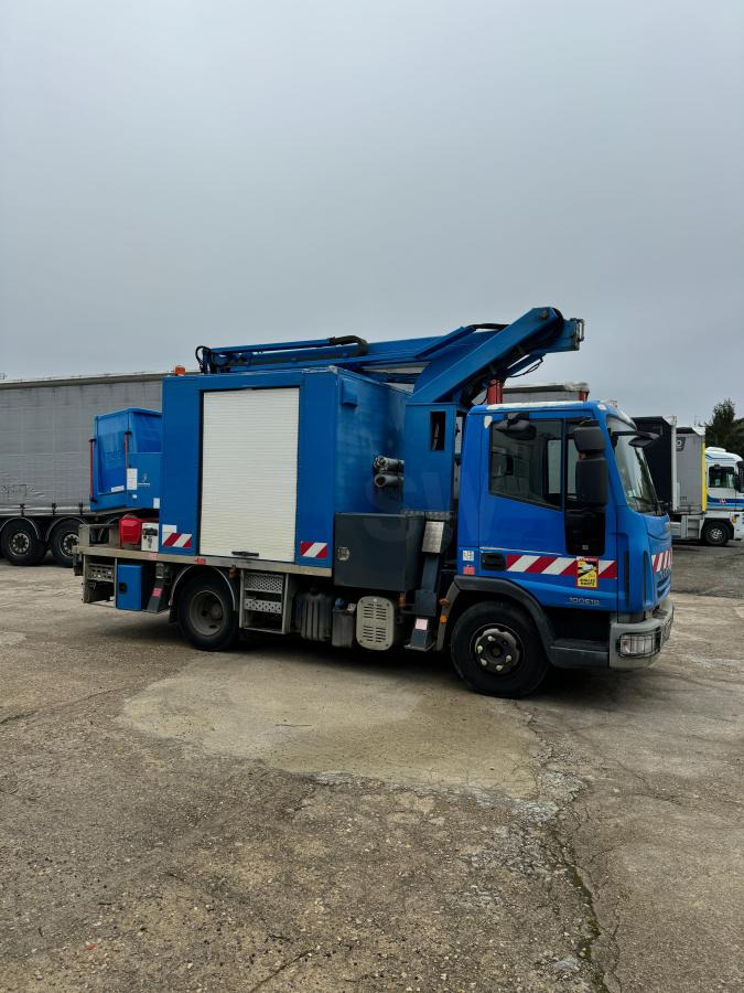 Iveco 100E19 - פלטפורמה אווירית מותקנת על משאית: תמונה 4 Iveco 100E19 - פלטפורמה אווירית מותקנת על משאית: תמונה 4