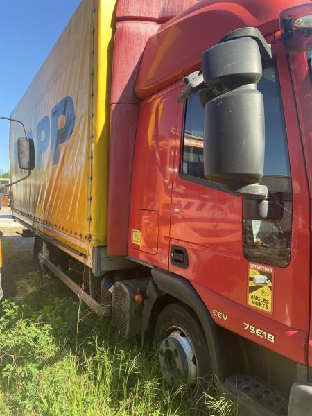 Iveco - משאית וילונות צד: תמונה 4 Iveco - משאית וילונות צד: תמונה 4