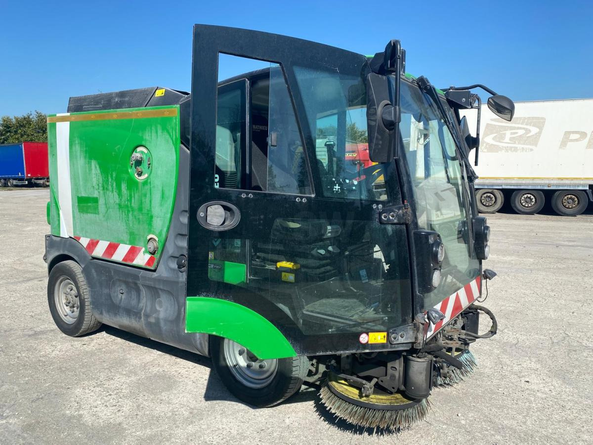 Mathieu Azura MC210 - מטאטא כבישים: תמונה 5 Mathieu Azura MC210 - מטאטא כבישים: תמונה 5