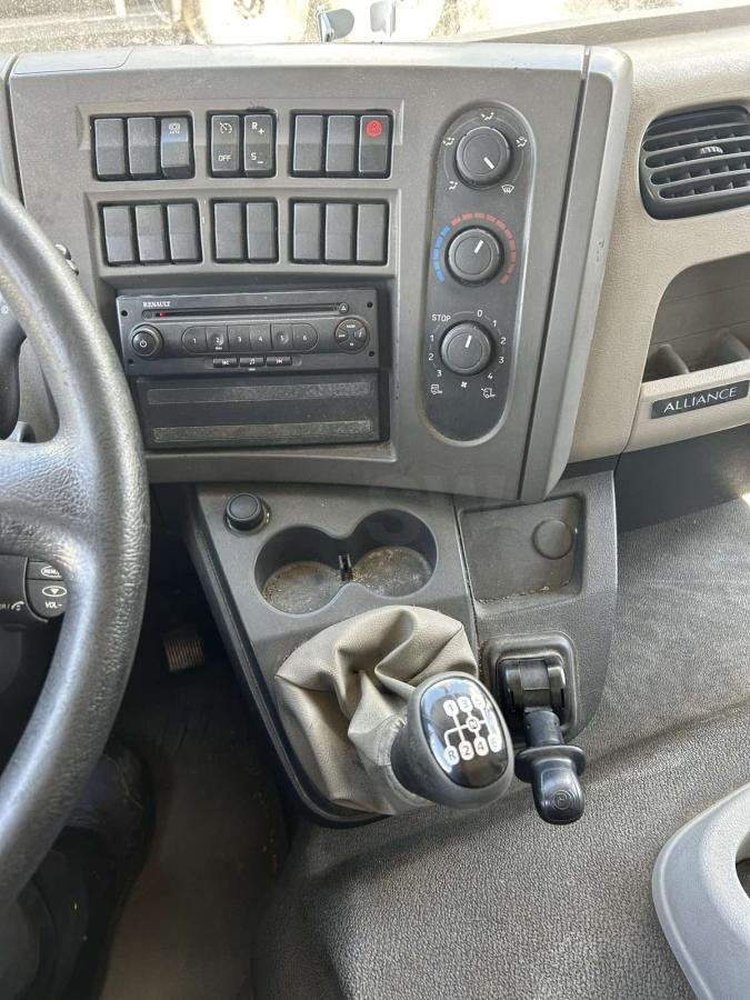 Renault Midlum 180 - משאית תיבה: תמונה 5 Renault Midlum 180 - משאית תיבה: תמונה 5